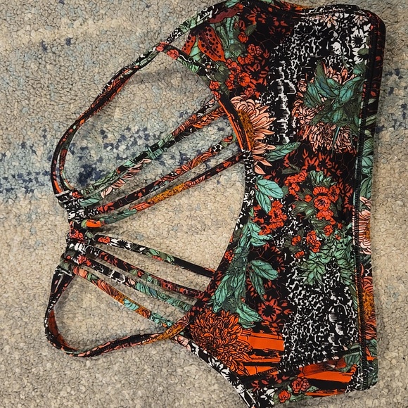 lululemon athletica Other - lululemon athletica Floral Multi-Strap Sports Bra in Black, Orange & Green